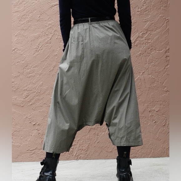 Stylish Gray Women's Pants - Picture 3 of 10